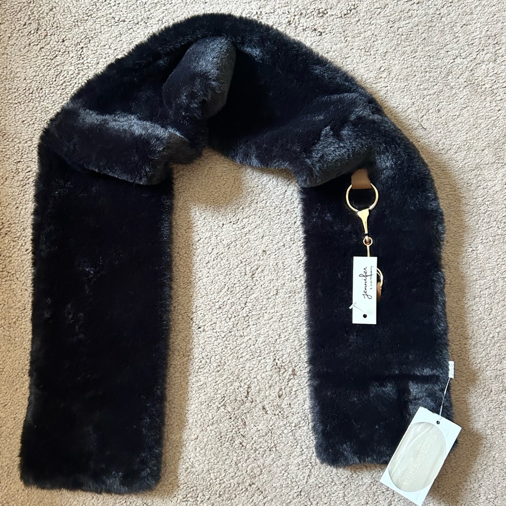 Jennifer & Company Black Faux Fur Scarf NWT